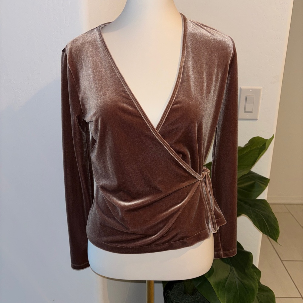 Madewell Mauve Velvet Wrap Top Size Small